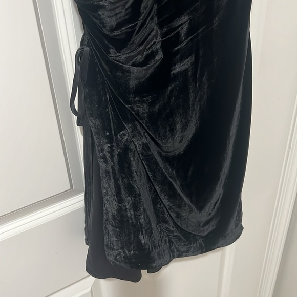 Cinq a Cept Mini Velvet Dress, size 8 - Picture 3 of 5
